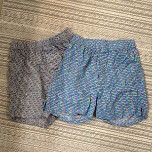 Like new vineyard vines boxers size small